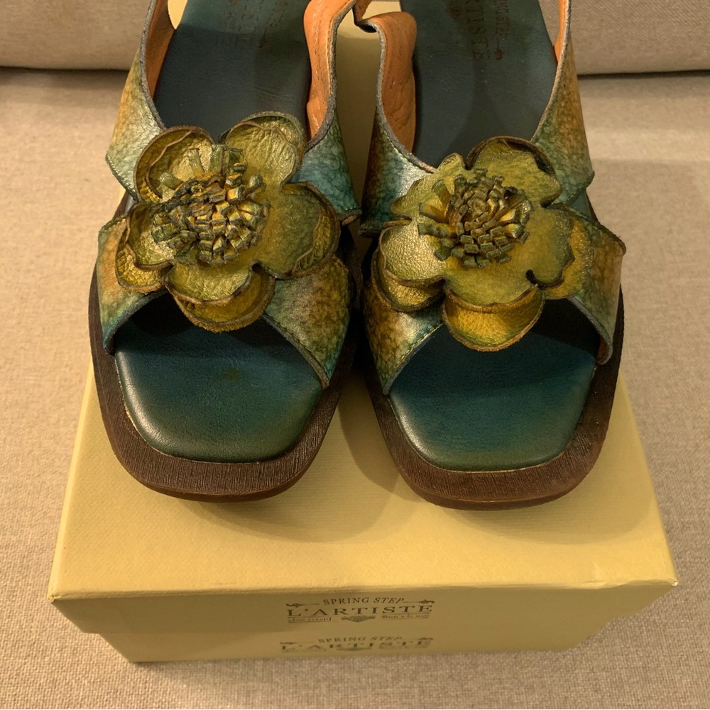 NWB Spring Step L’artiste Susie-Blum Blue Multi Sandals